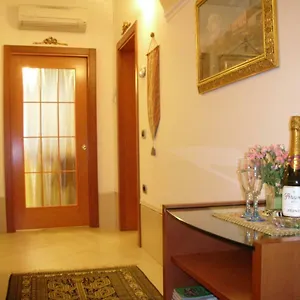 casamariamaddalena.hotelinveneto.com/